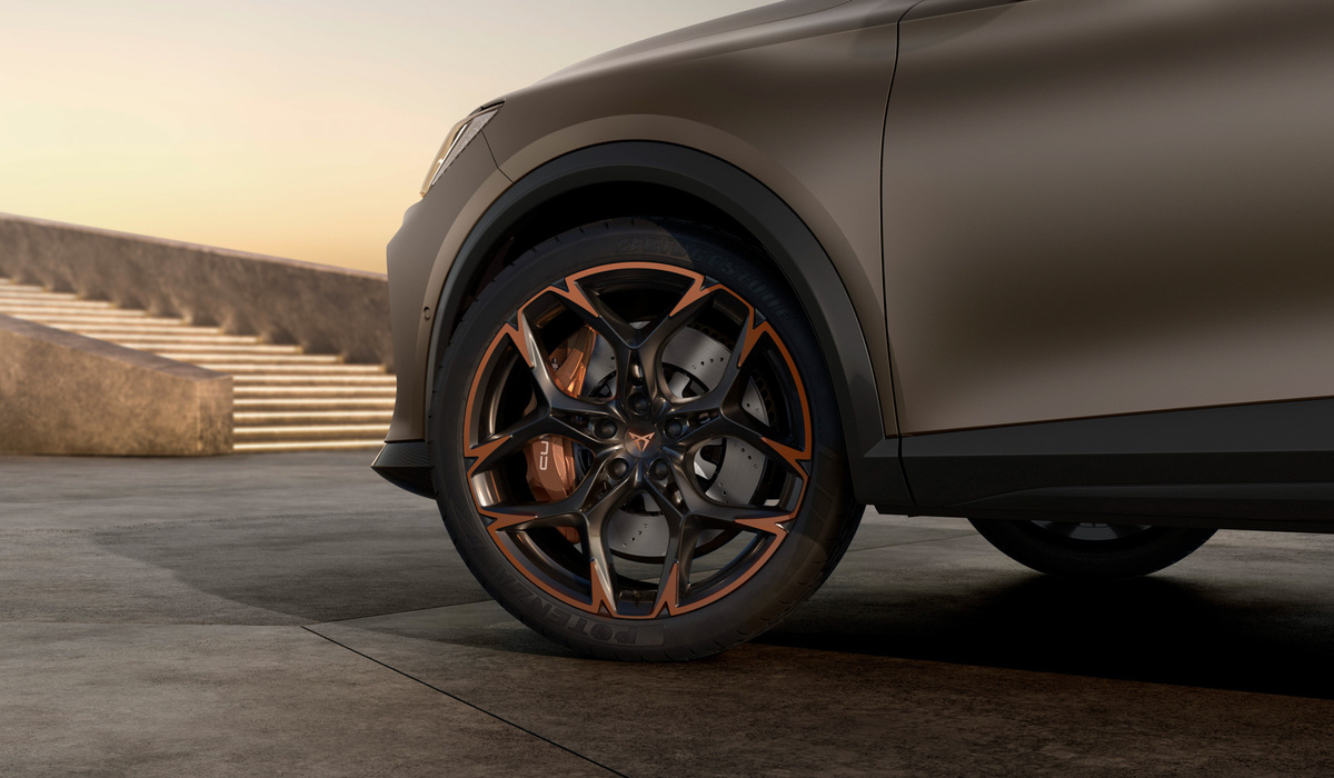 mid Groß-Gerau - Die Limited Edition in Century Bronze enthält im Exterieur und Interieur eine Vielzahl an Extras. Cupra