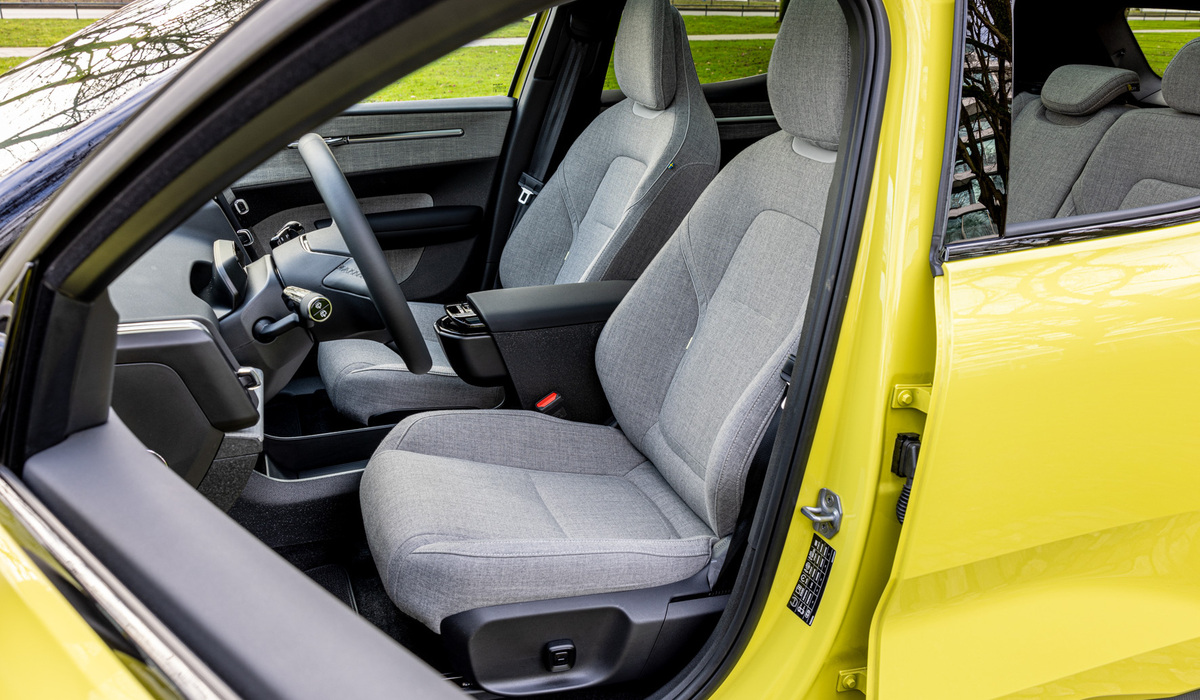 mid Hamburg - Im Innenraum gibt es nur Tierfreie Materialien, ein großer Recycling-Anteil macht den EX30 nachhaltiger. Mike Neumann / mid