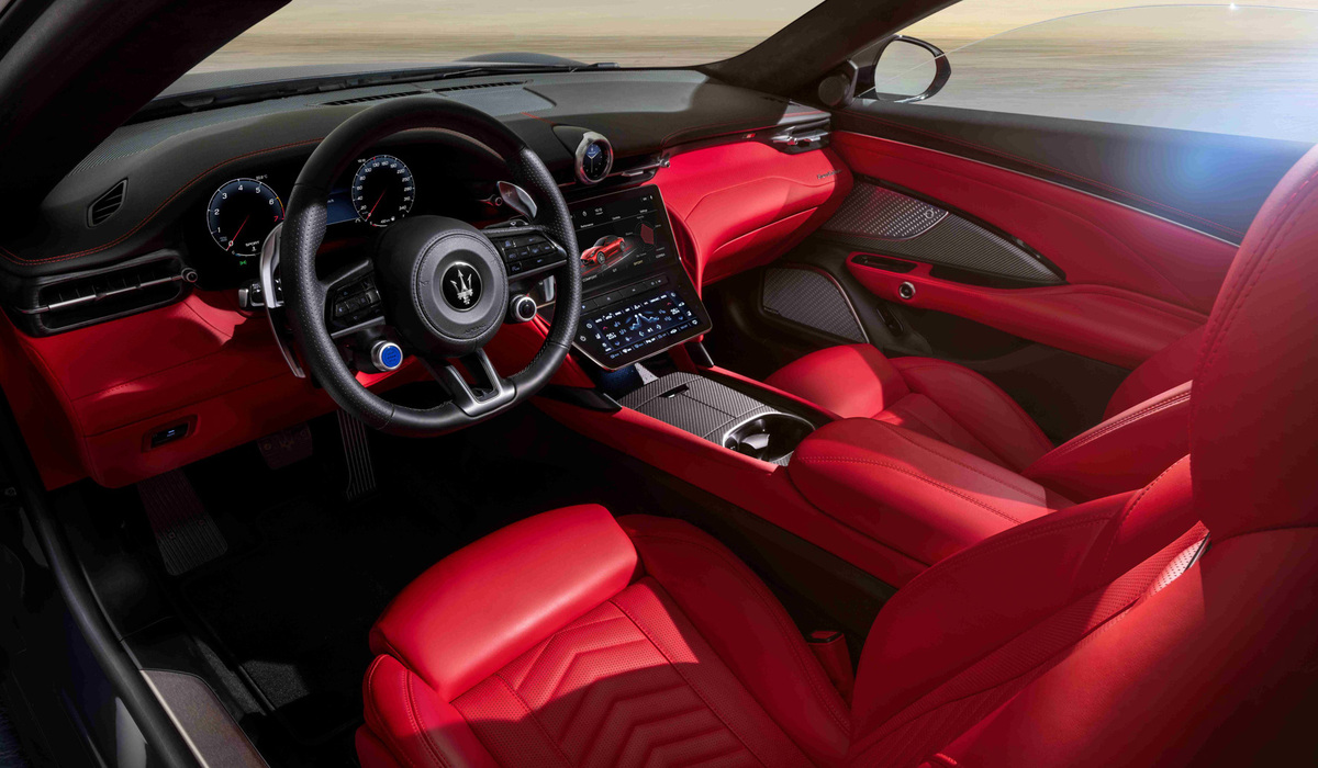 mid Groß-Gerau - Der edle Innenraum verrät die besondere Handwerkskunst von Maserati und betont das typische