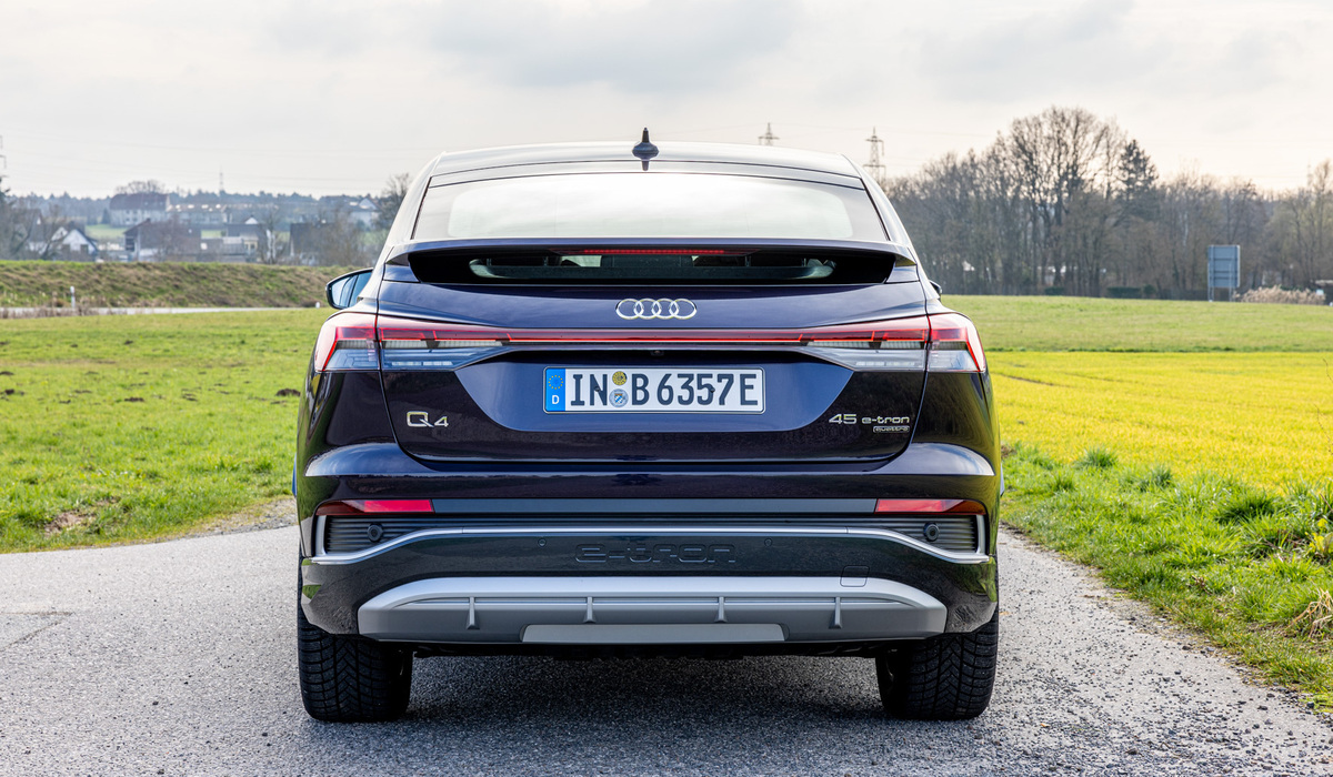 mid Frankfurt - Der künstliche Motorsound (im Dynamic-Mode) kommt jetzt dank zweier Außenlautsprecher auch nach außen. Mike Neumann / mid