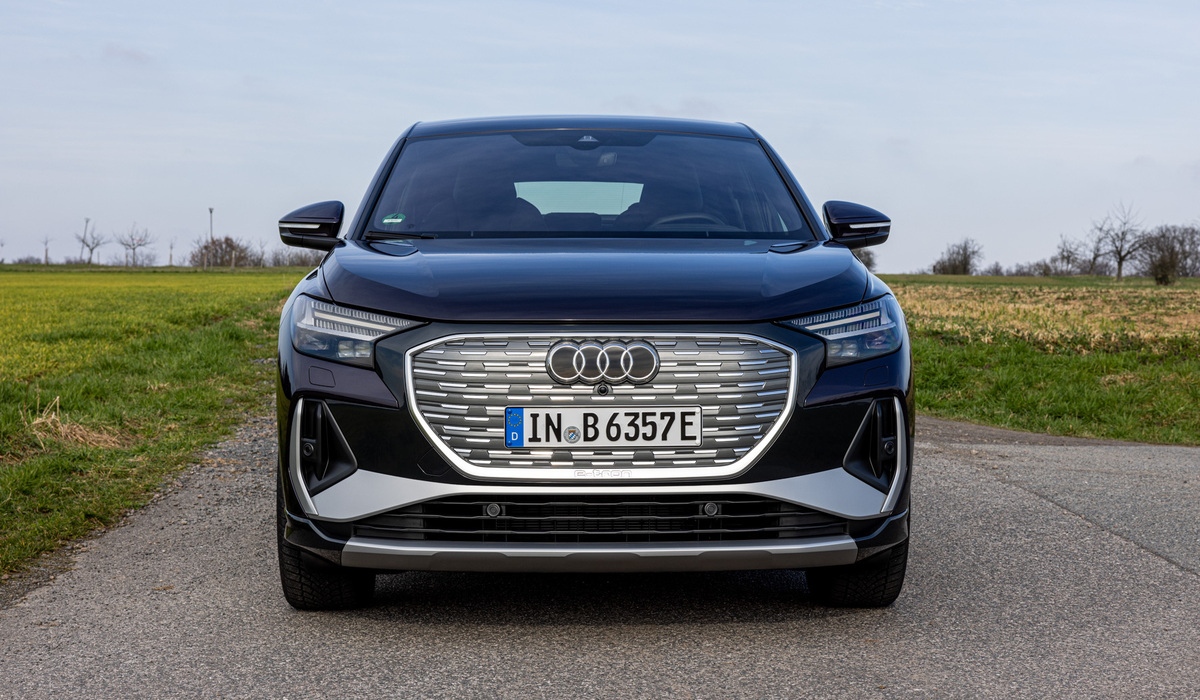 mid Frankfurt - Der Q4 e-tron wird neben dem Audi Werk in Zwickau nun auch zusätzlich Brüssel gebaut, welches das erste CO2 neutrale Großserienwerk im Premiumsegment ist. Mike Neumann / mid