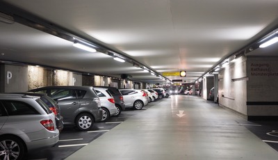 Wie sich Parkraummanagement im Laufe der Jahre entwickelt hat: Von Parkuhren zu Smart Parking
