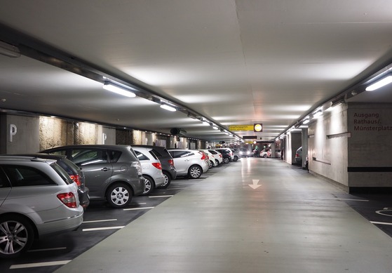 Wie sich Parkraummanagement im Laufe der Jahre entwickelt hat: Von Parkuhren zu Smart Parking