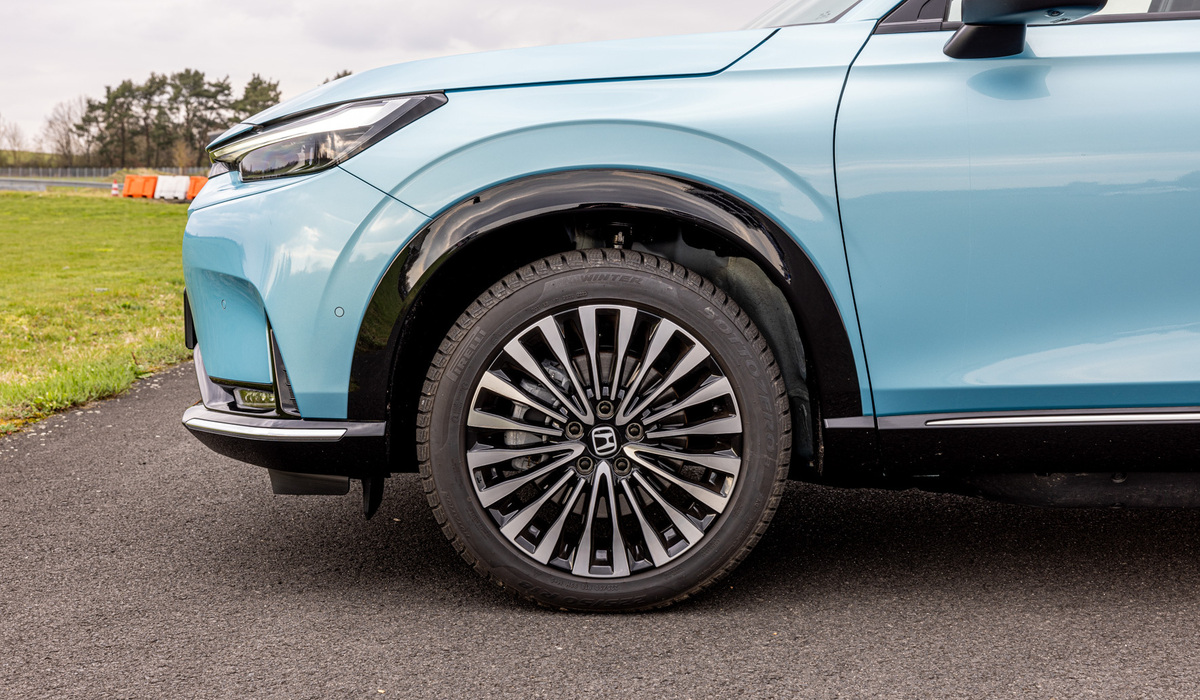 mid Erlensee - Die 18 Zoll Leichtmetallfelgen mit Honda Logo machen ordentlich etwas her. Mike Neumann / mid