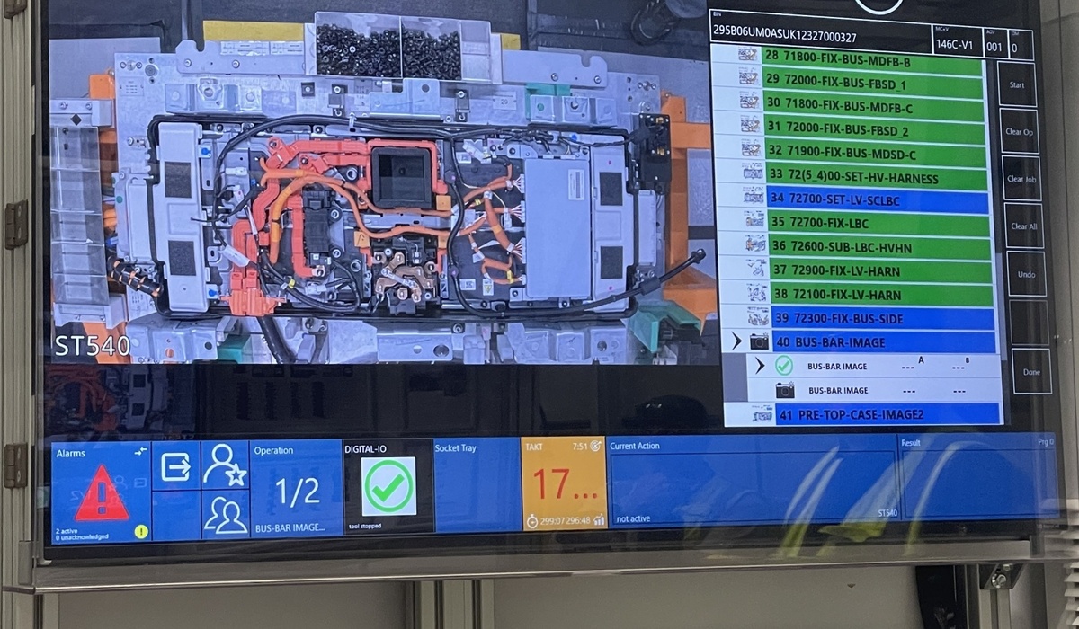 mid Sunderland - Die Arbeitsschritte für die Herstellung der Akkus sind genau definiert. Solveig Grewe / mid