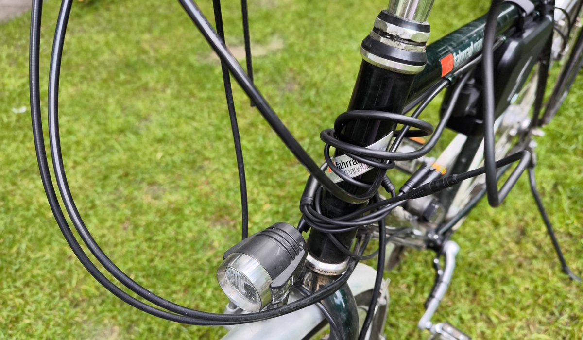 Leider lassen sich die Kabel des Swytch-Antriebs nicht wegzaubern. Etwas ordentlicher könnte man sie verlegen. Doch planen wir ohnehin den Rückbau Foto: SP-X/Mario Hommen