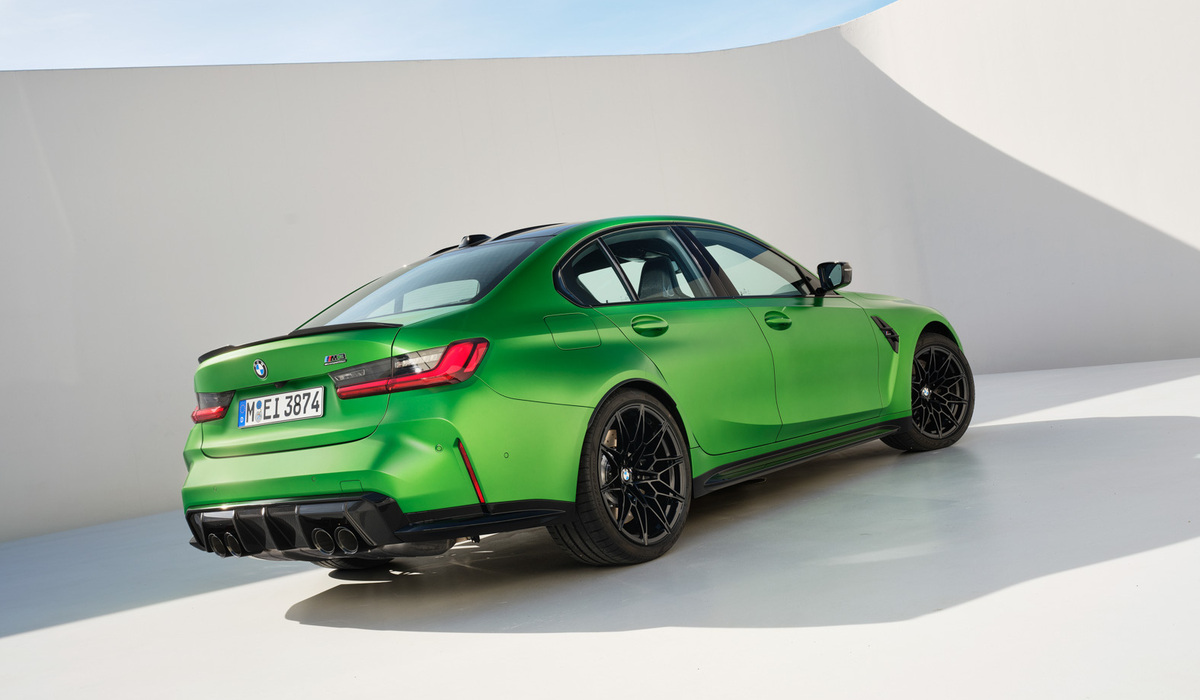 mid Groß-Gerau - Die BMW M3 Limousine ist seienmäßig mit einem Carbon-Dach ausgestattet. BMW