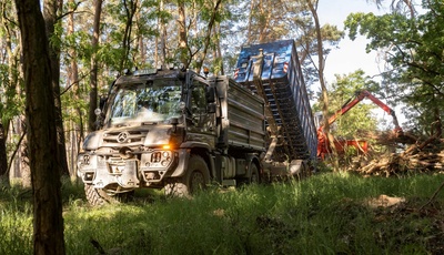 Mercedes Benz Unimog: Power im Forst
