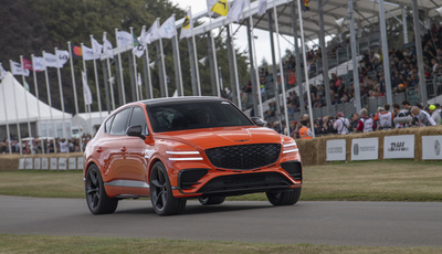 Debüt der Magma-Modelle von Genesis in Goodwood