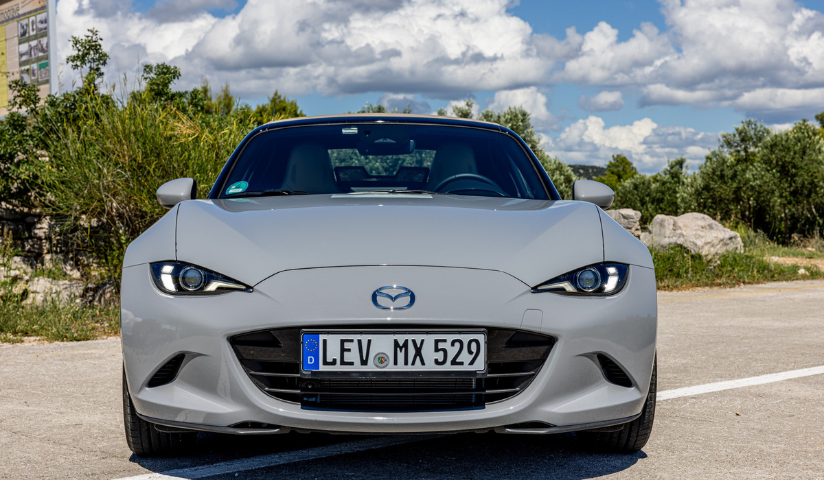 mid Zagreb - Im Gegensatz zu vielen anderen Fahrzeugen ist der MX-5 von der Größe her fast nicht gewachsen. Mike Neumann / mid