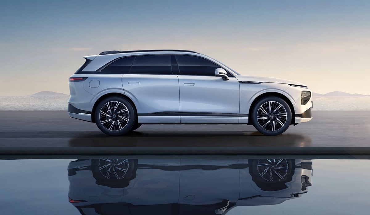 mid Groß-Gerau - Der 4,89 Meter lange und voll ausgestattete G9 in der Launch Edition enthält das Premium Paket im Wert von 3.960 Euro inklusive. XPeng