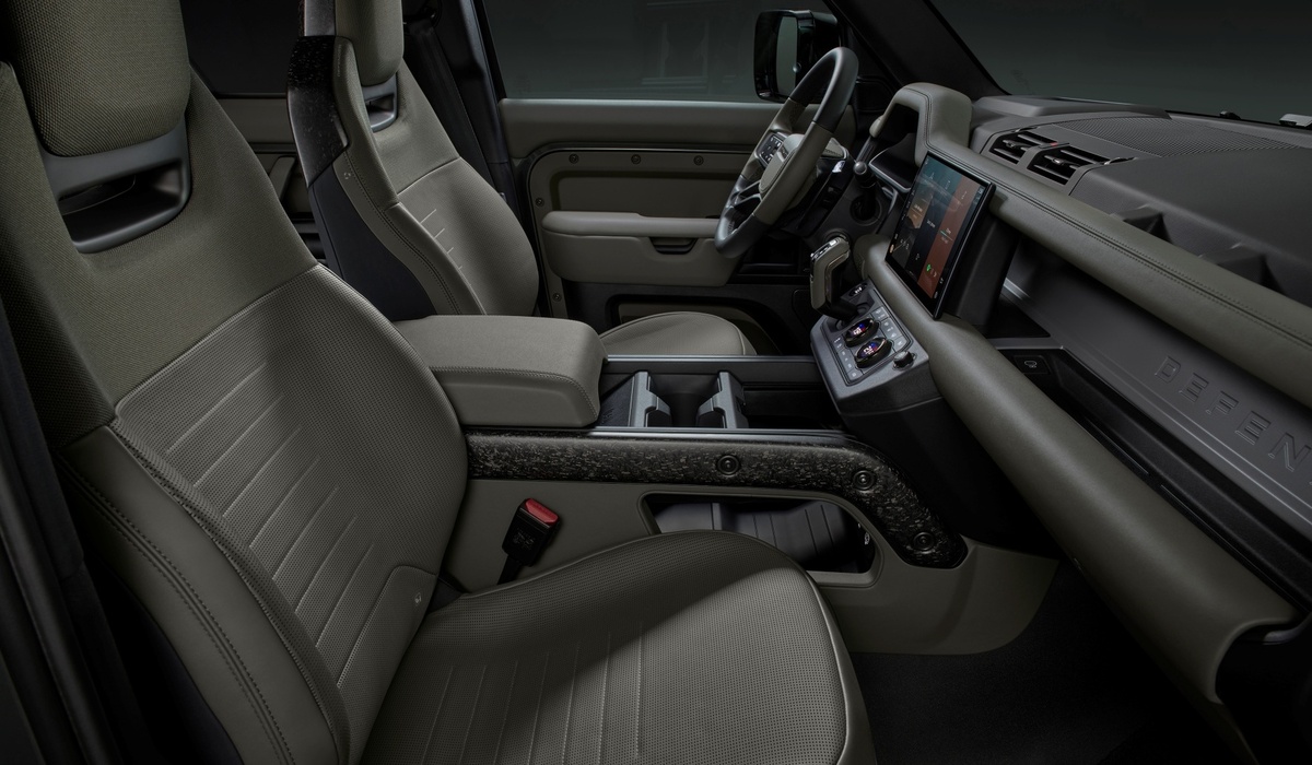 mid Groß-Gerau - Ultrafabrics-Bezüge in Khaki und Ebony in der Edition One. Land Rover