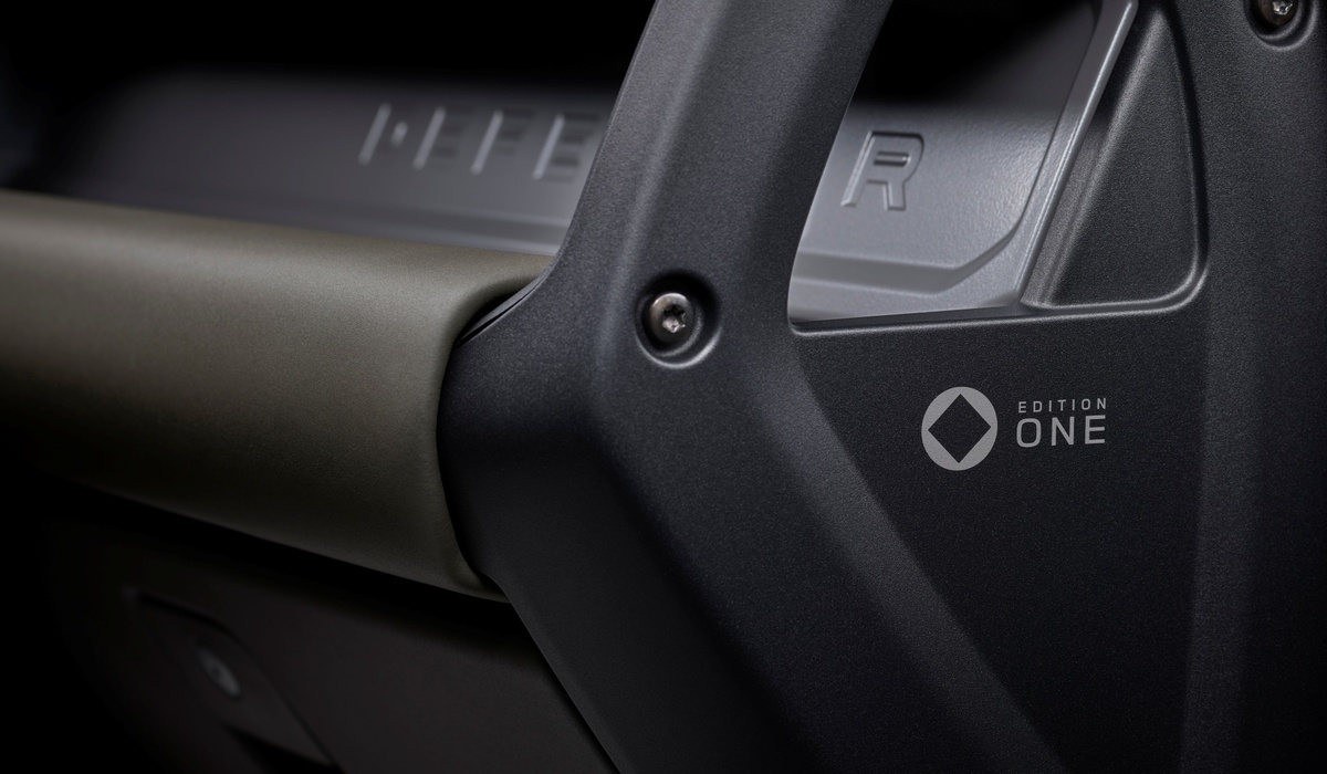 mid Groß-Gerau - Für das erste Produktionsjahr startet der Defender Octa in der Edition One zu Preisen ab 185.000 Euro. Land Rover