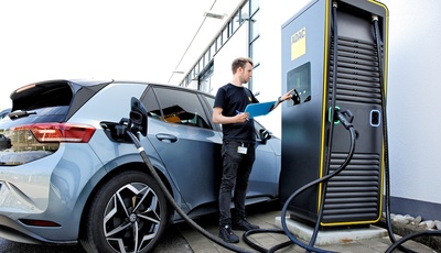 ADAC testet E-Autos auf ihre Reichweiten