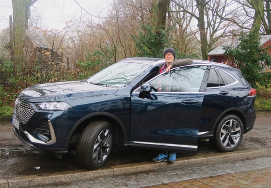 Schauspieler Peter Lohmeyer fährt GWM Wey 03