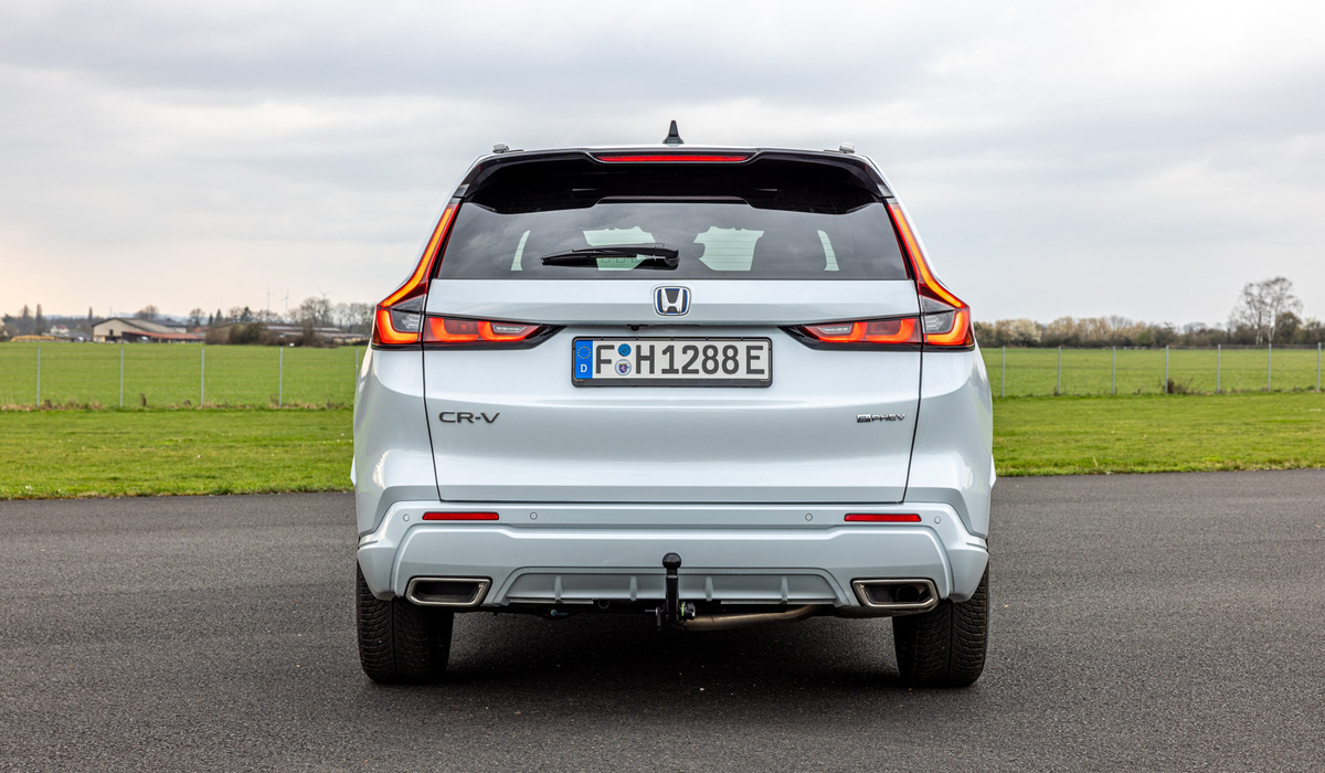 mid Groß-Gerau - Der Plug-in-Hybrid CR-V e:PHEV darf bis zu 1.500 kg (gebremst) an die Anhängerkupplung hängen. Mike Neumann / mid