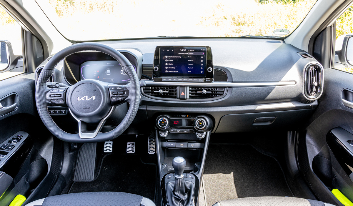 mid Dreieich - Der Innenraum ist übersichtlich gestaltet, schön ist die Beinfreiheit ohne anzustoßen. Mike Neumann / mid