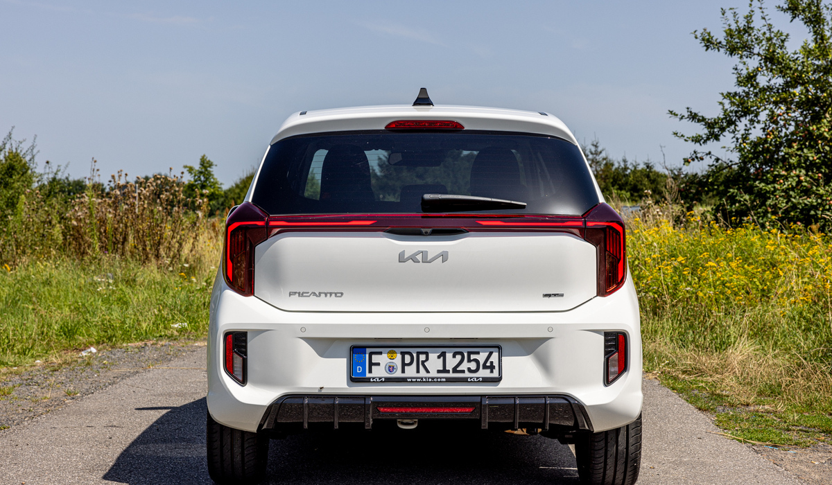 mid Dreieich - Am Heck finden wir einen neuen Diffusor und neue LED-Rückleuchten. Mike Neumann / mid