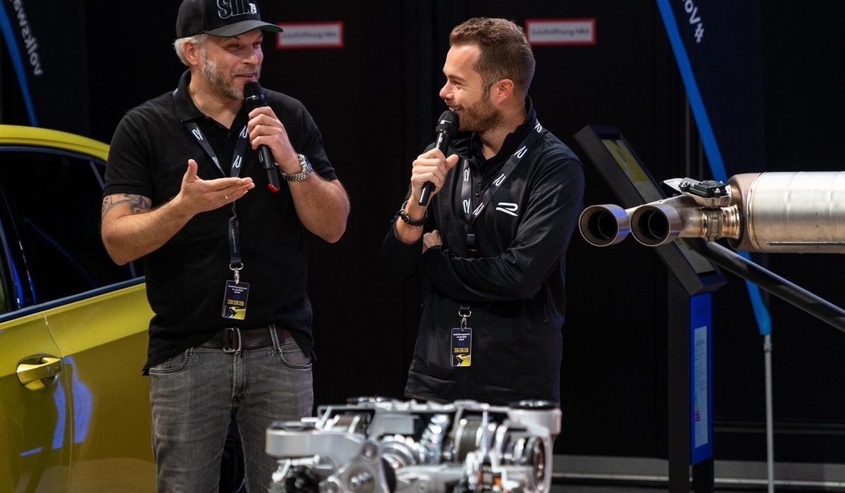 mid Groß-Gerau - Von 13 bis 17 Uhr sind die bekannten Auto-Enthusiasten Sidney Hoffmann und Benny Leuchter vor Ort, um mit der Community zu fachsimpeln. Volkswagen AG