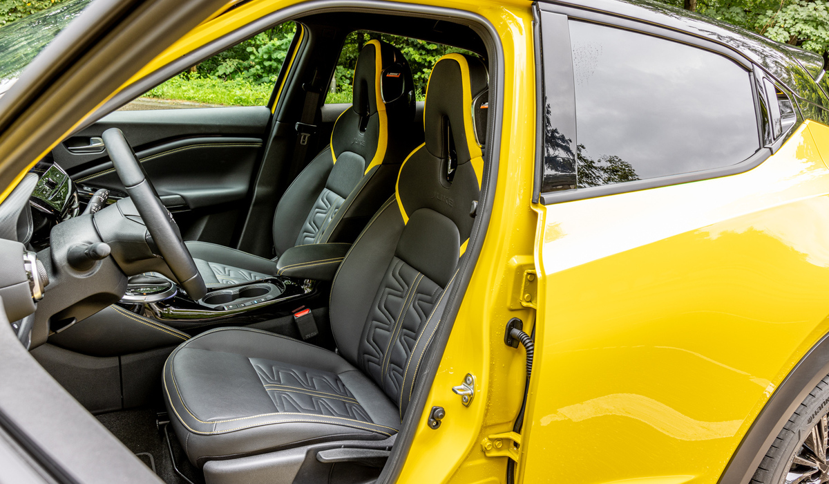 mid Groß-Gerau - Die Sitze des Nissan Juke sehen nicht nur sportlich aus, sie bieten auch anständigen Seitenhalt. Mike Neumann / mid