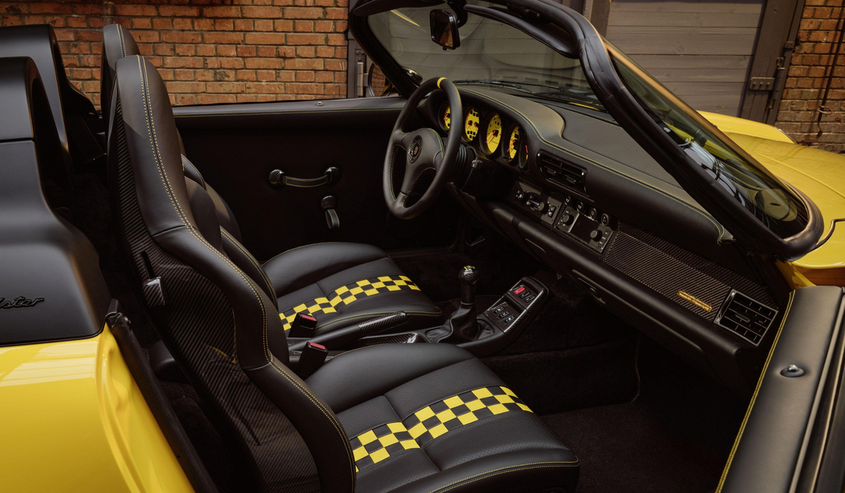 mid Groß-Gerau - Die Sitze des einmalig designten 911 Speedster sind im