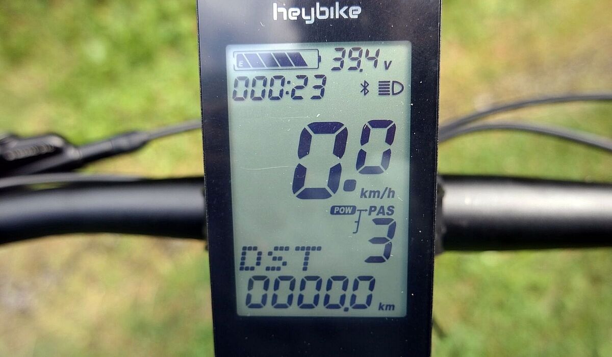 Übersichtlich: das schlicht gehaltene 3,4-Zoll-Display Foto: Rudolf Huber/SP-X