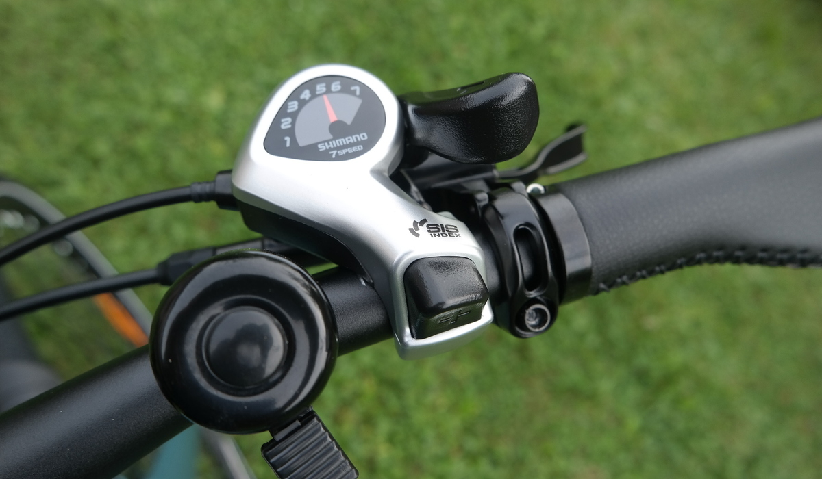 Die sieben Gänge werden mit dem Shimano-„Daumenschalter“ angewählt Foto: Rudolf Huber/SP-X