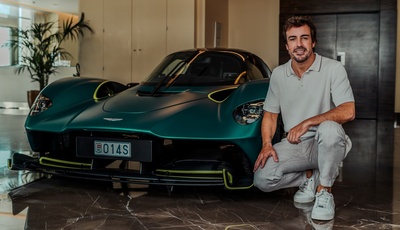 Fernando Alonso fährt Aston Martin Valkyrie