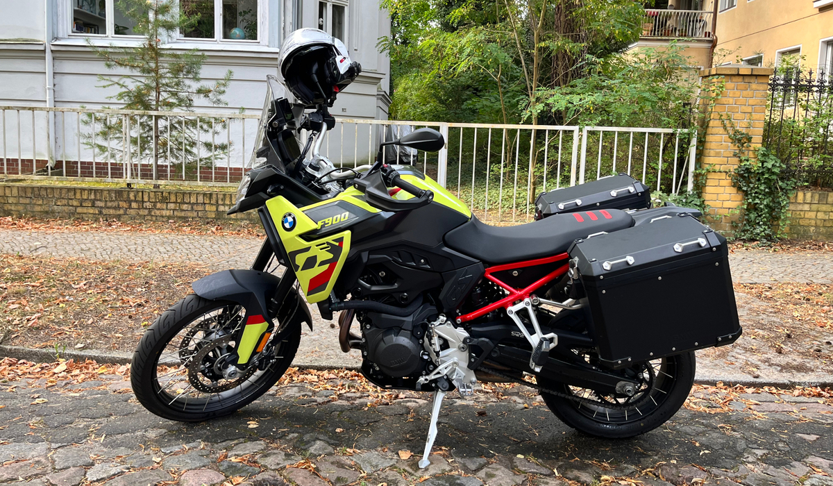 mid Groß-Gerau - BMW F 900 GS - bereit zum Aufsitzen. Rainer Unruh / mid