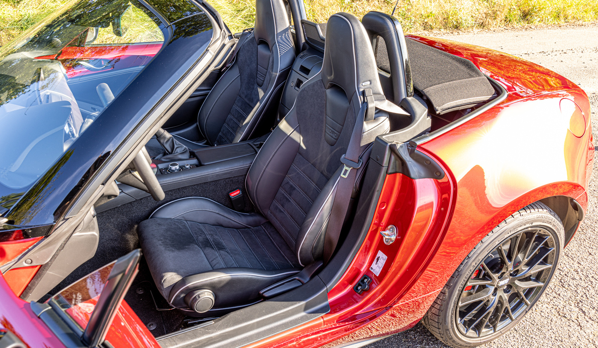 mid Groß-Gerau - Die Recaro Sportsitze packen ordentlich zu. Mike Neumann / mid