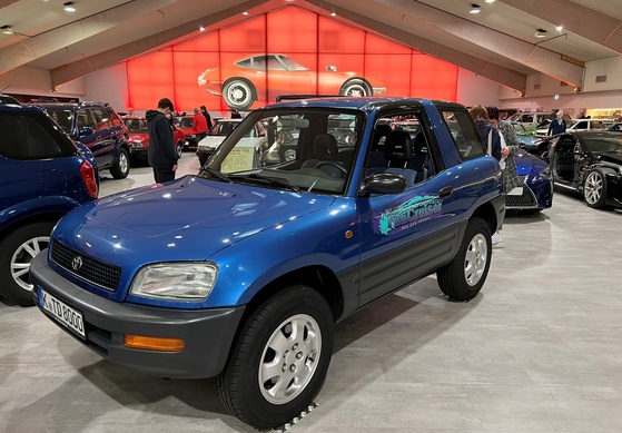 Toyota Collection feiert 30 Jahre Toyota RAV4