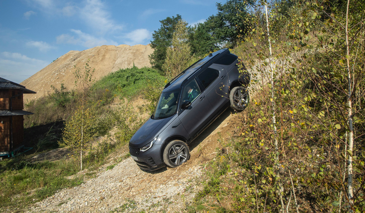 mid Groß-Gerau - Land Rover stellt den Discovery 35th Anniversary Edition vor, die Jubiläumsausgabe des vielseitigen SUV mit bis zu sieben Sitzen. Jaguar Land Rover