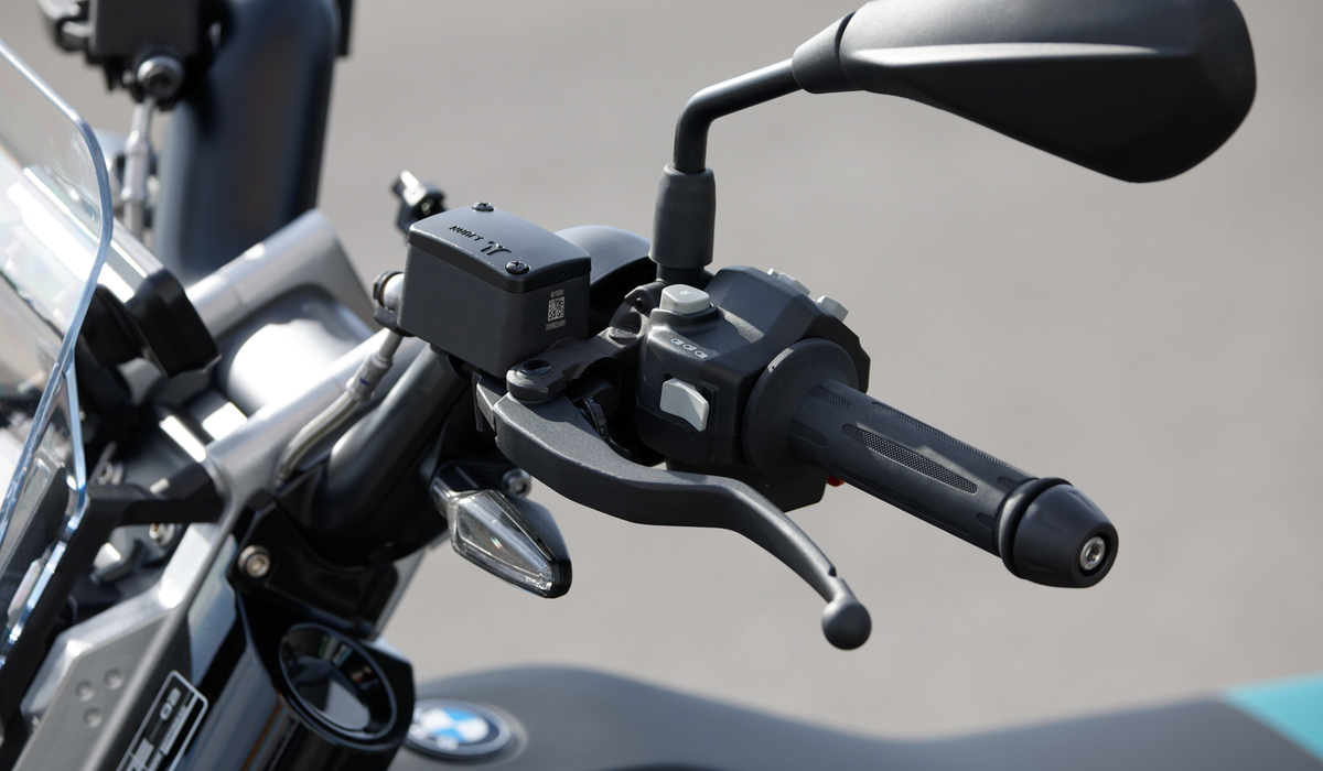 mid Berlin - easy going Scooter. BMW