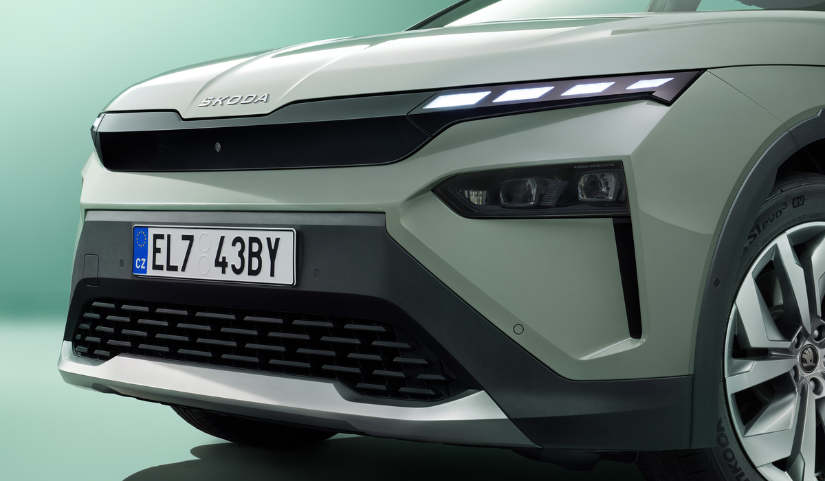 Neuer Stil: die „Modern Solid“-Front mit dem in hochglänzendem Schwarz gehaltenen „Tech-Deck-Face“ Foto: Skoda