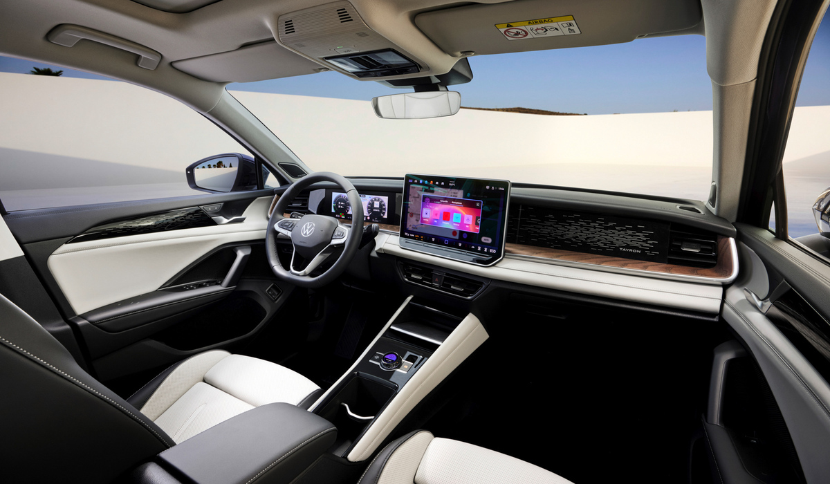 mid Groß-Gerau - Im Interieur bestimmen haptisch angenehme Oberflächen und je nach Ausstattung edle Materialien wie