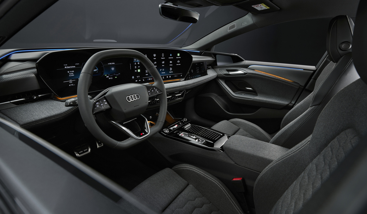 Das Cockpit ist wie gewohnt auf höchstem Niveau Foto: Audi