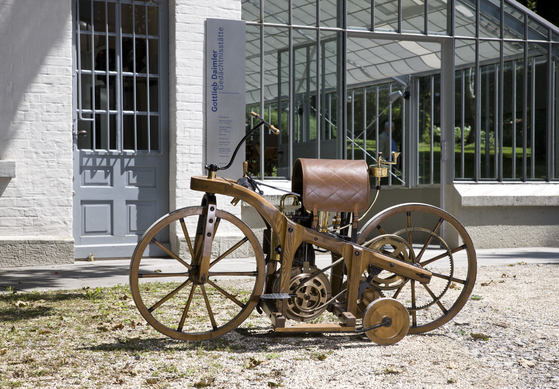 Automobile Jubiläen 2025  - Die Neuen sind die Alten 