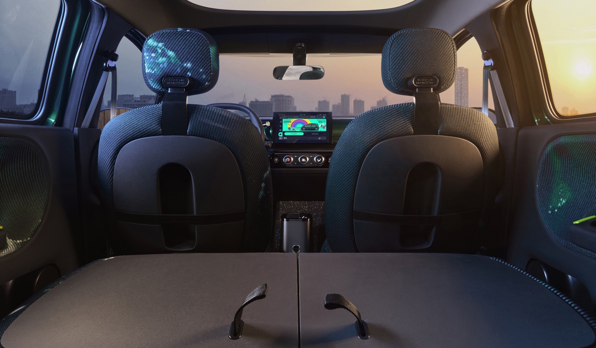 Unterm Strich entspricht das Interieur der Studie zu 80 bis 85 Prozent dem des kommenden Serienmodells, versichert Bhambra Foto: Renault