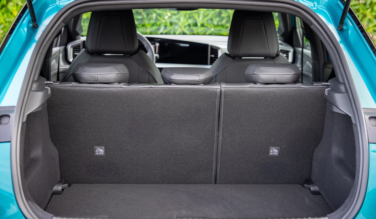 Der Standardkofferraum im Electric bietet 310 Liter Gepäck Foto: Opel