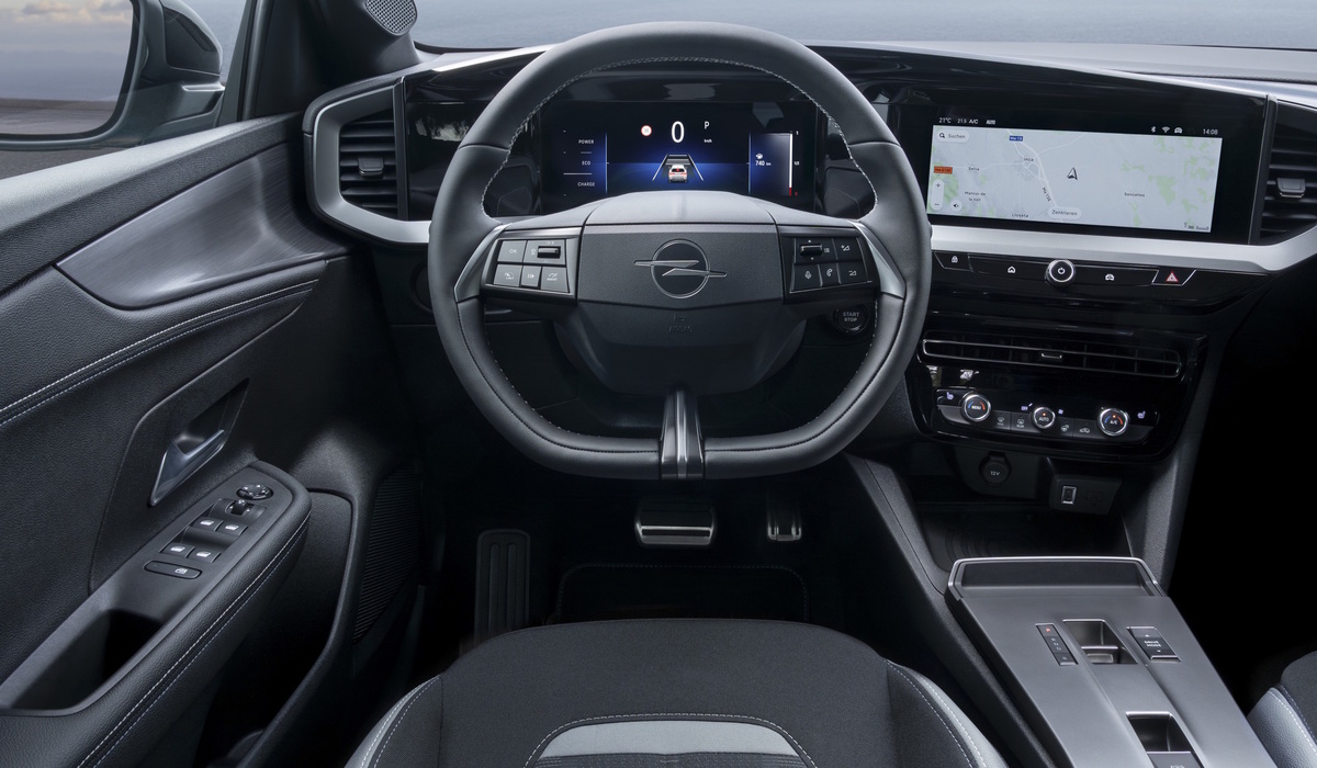 Die Innenausstattung des Hybrid ist mit dem Elektro-Mokka weitgehend identisch Foto: Opel