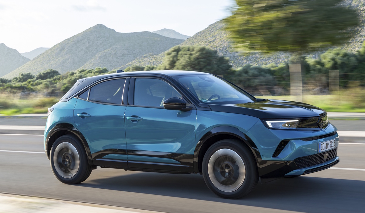 Die hohe Sitzposition ist nicht nur für Insassen im fortgeschrittenen Alter angenehm. Vielmehr bietet sie guten Überblick im Verkehr Foto: Opel