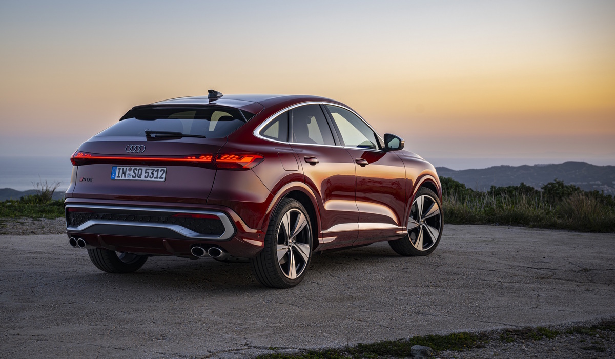 Schöner Rücken – der SQ5 Sportback in der Heckansicht. Foto: Audi