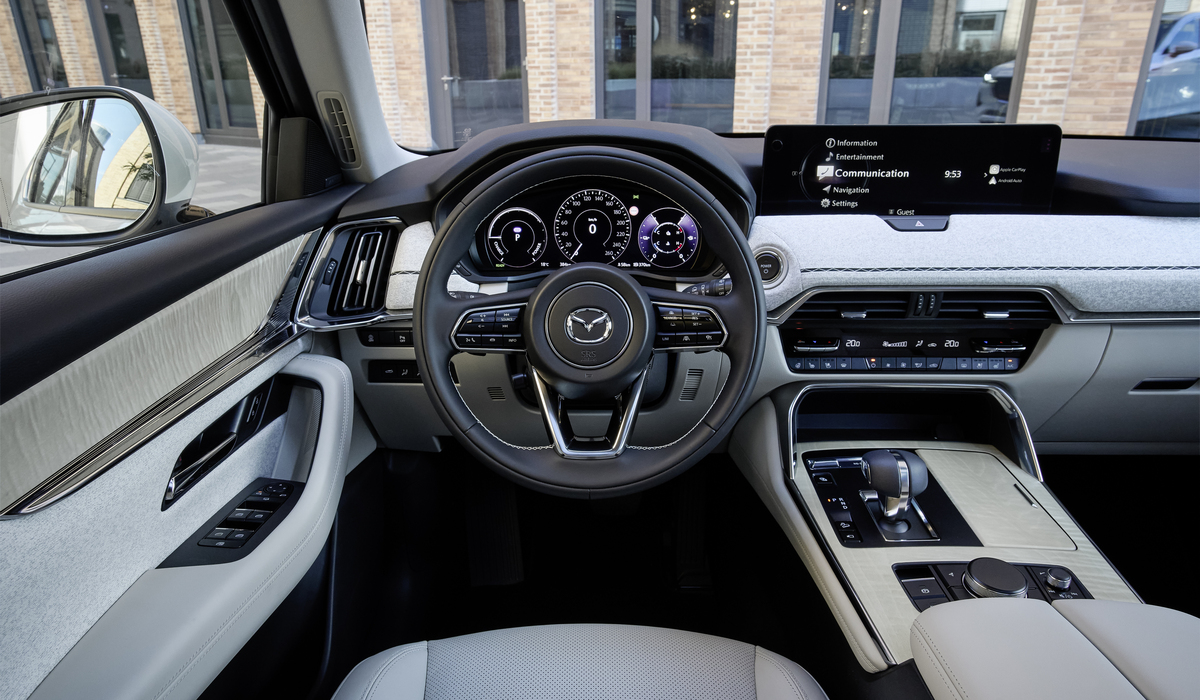 Mit dem feinen Interieur will Mazda seine Premiumambitionen unterstreichen Foto: Mazda