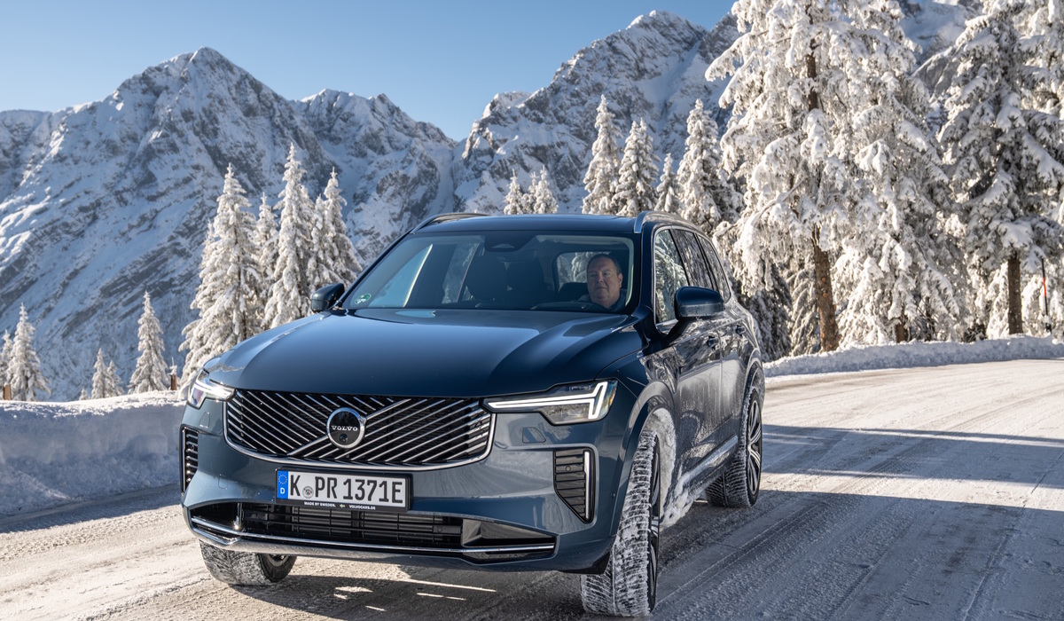 Bis zur A-Säule ist der XC90 neu. Foto: Timo Wendt/Volvo