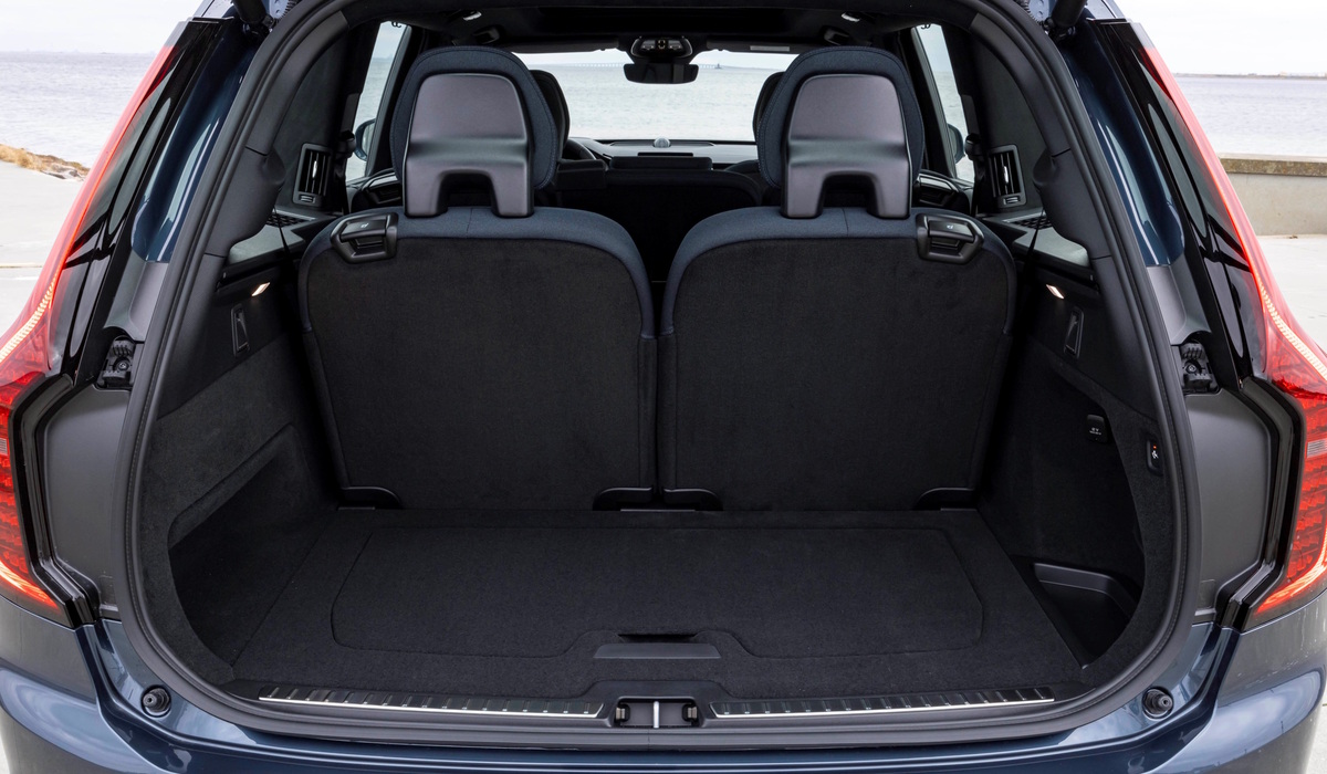 Bis zu 1.816 Liter bei umgeklappter Sitzbank schluckt der Kofferraum. Foto: Volvo