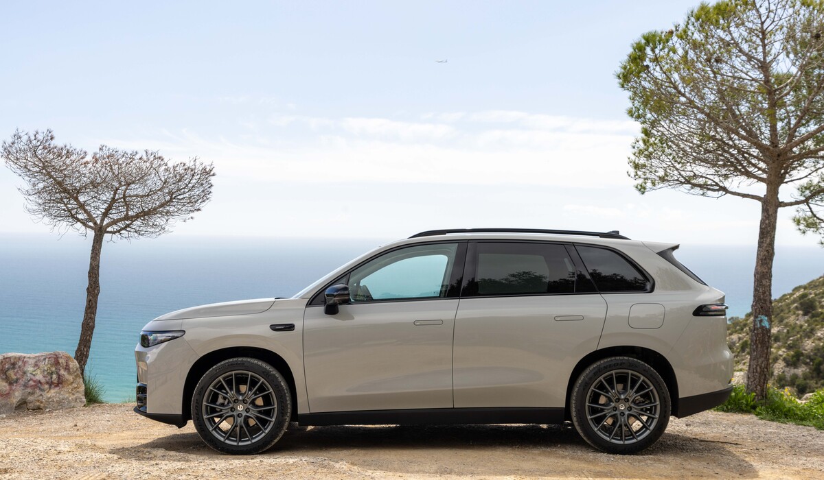 Ein 1,5 Liter-Vierzylinder Benzinmotor mit 65 kW/88 PS speist hier ausschließlich die Batterie, die im Vergleich zum Vollstromer eine Kapazität von 28,4 statt 69,9 kWh hat und 145 Kilometer ohne weitere externe Ladung durchalten soll Foto: Leapmotor