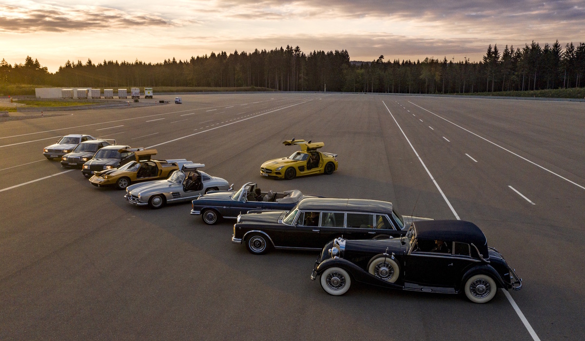 Mercedes-Modelle wie Kompressor-Typen, S- und SL-Klasse bis hin zu Mercedes-AMG polieren bis heute das Premium-Image. Foto: Mercedes-Benz Classic Archive