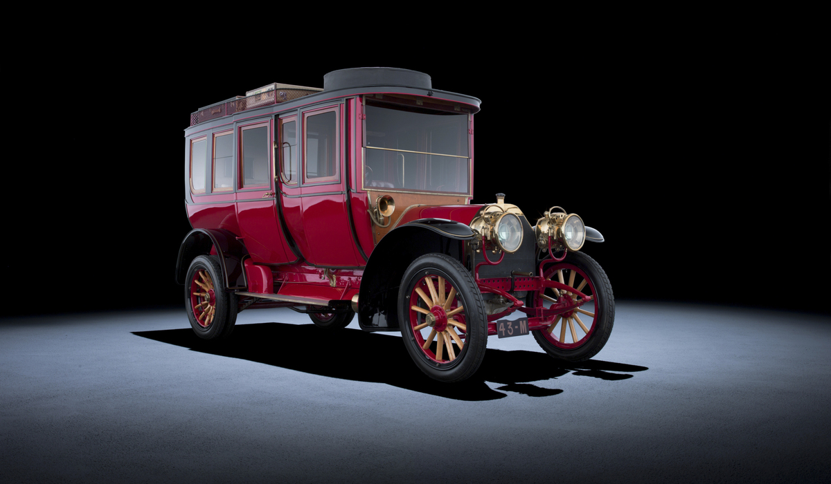 Als Reisewagen für seine Familie nutzte Emil Jellinek-Mercedes (so nannte er sich ab 1903) einen bequemen Mercedes Simplex 60 PS. Foto: Mercedes-Benz Classic Archive