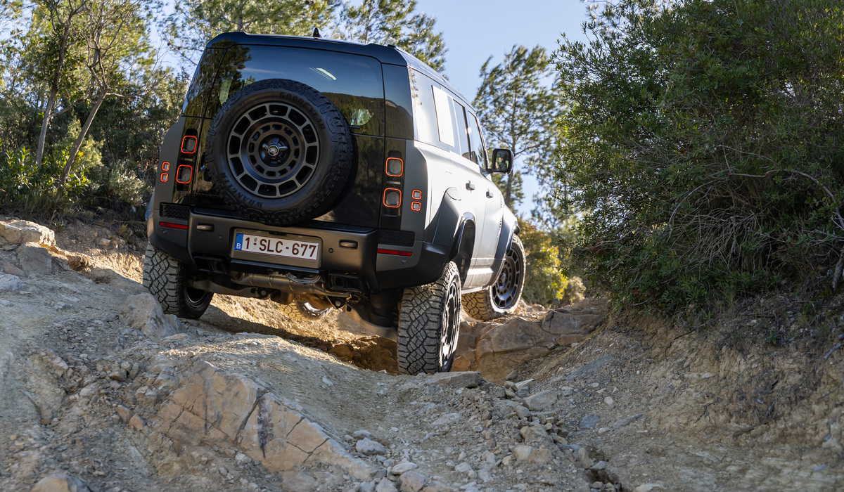 Echter Profi: Passagen wie diese gehören für den Land Rover-Neuzugang zu den einfachsten Übungen Foto: Land Rover