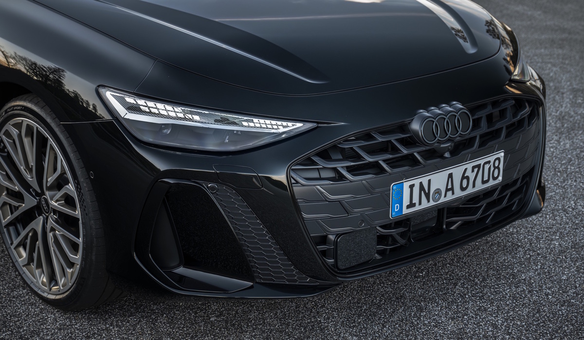 Der obere Teil der Frontschürze erzeugt eine optische Verlängerung der Motorhaube Foto: Audi